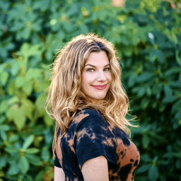 Photo of Rebecca Soffer